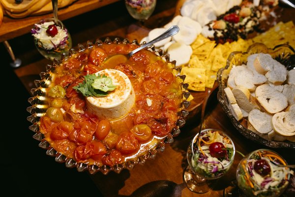 ¿Cómo seleccionar el mejor bar para una noche de cócteles?